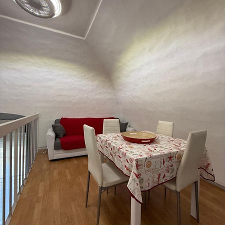 Aura Apartment Brindisi Buitenkant foto